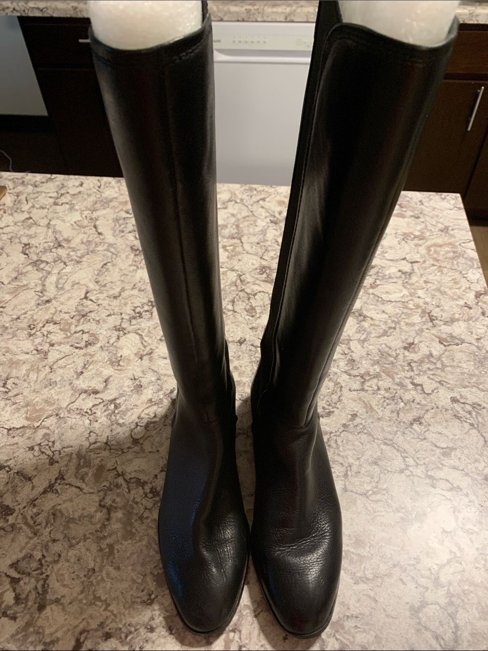 Louise et Cie Black 9 Women's Knee-High Leather Riding Boots - Classic Elegance